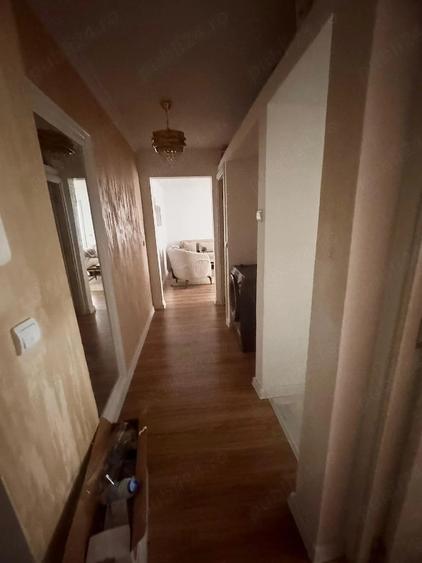 Apartament cu 3 camere decomandat în Horia