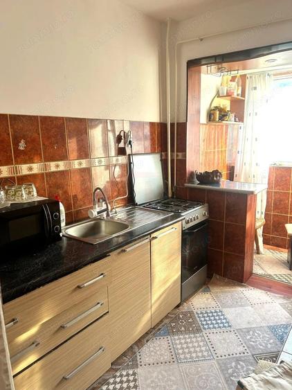 Garsonieră decomandată în Micro 20