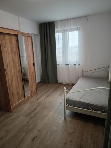 Casă cu 4 camere cu Teren 200 Mp în Dâmbul Rotund