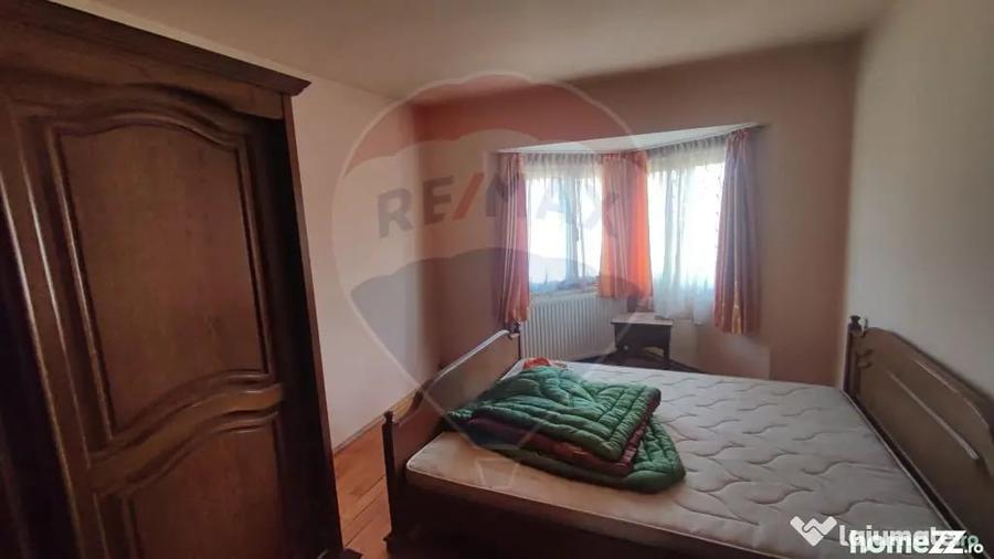 Casă cu 6 camere cu Teren 1484 Mp în Oșorhei