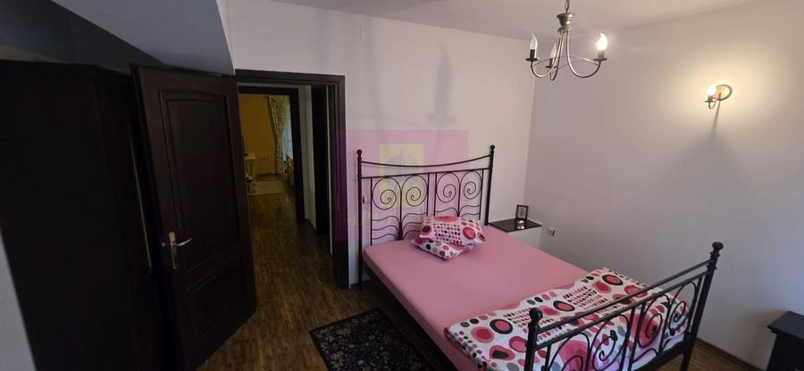 Casă individuală cu 5 camere cu Canalizare în Sud