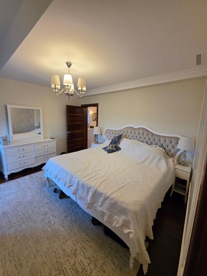 Apartament cu 3 camere semidecomandat în Dorobanți