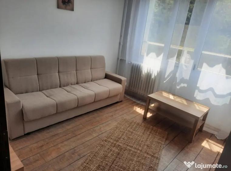 Apartament cu 3 camere decomandat în Drumul Taberei