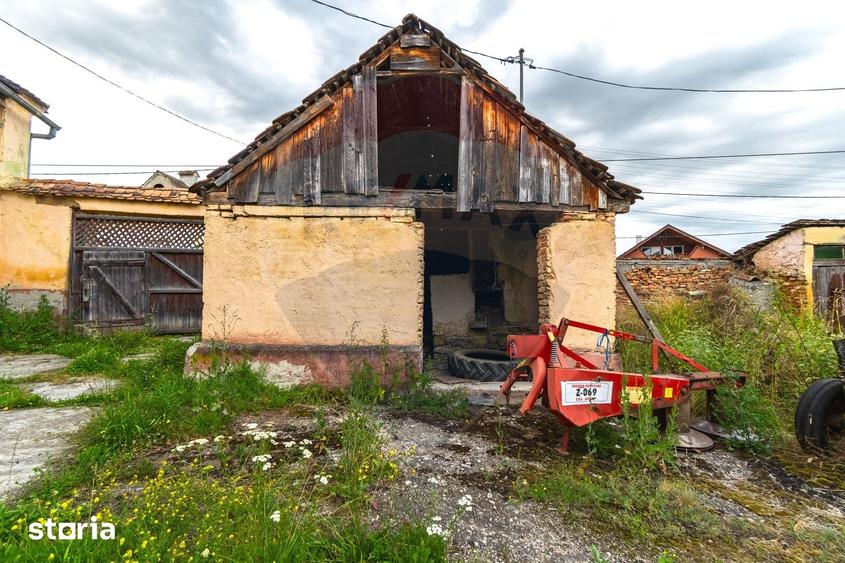 Casă cu 6 camere cu Teren 1044 Mp în Central