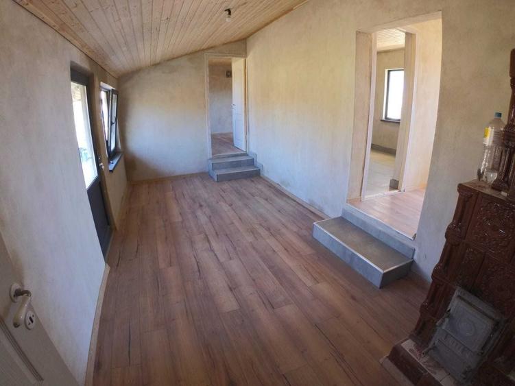 Casă cu 4 camere în Ciorani