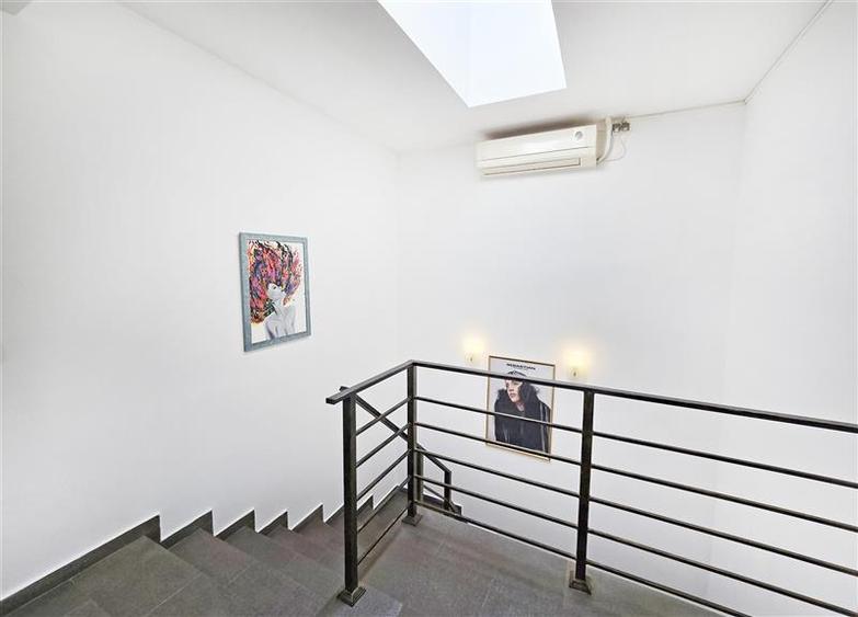 Duplex cu 4 camere cu Canalizare în Domnești
