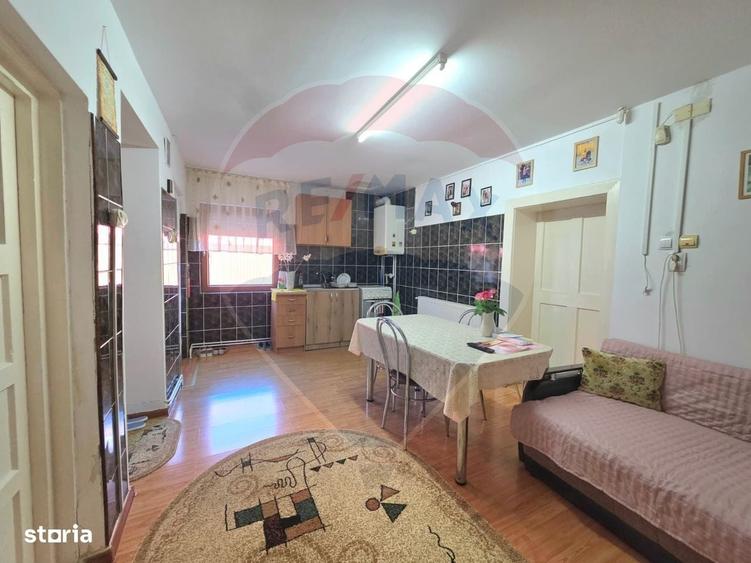Casă cu 3 camere cu Teren 367 Mp în Central