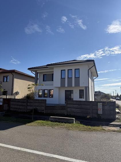 Casă cu 4 camere în Lucian Blaga