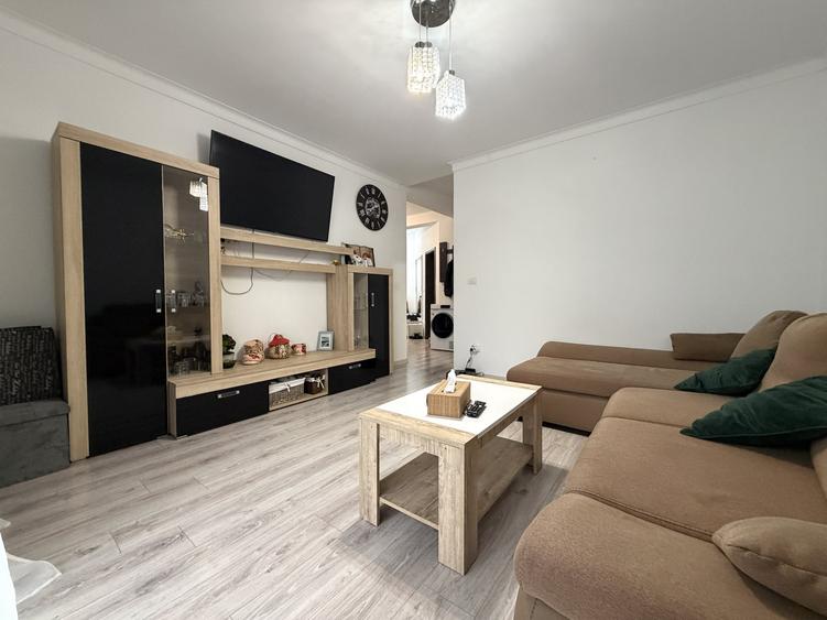 Apartament cu 3 camere decomandat, mobilat în Braytim