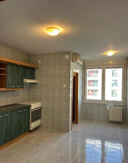 Apartament cu 3 camere, mobilat în Plevnei