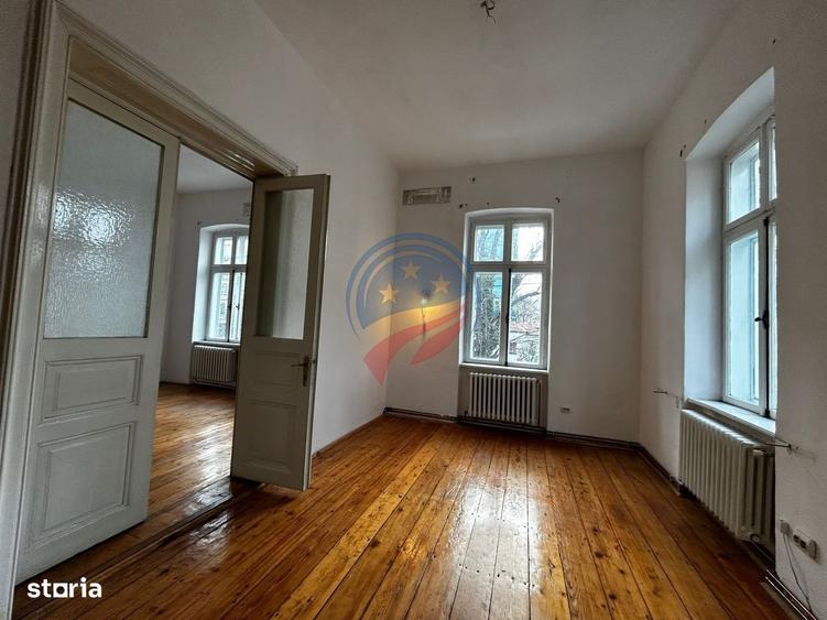 Casă cu 4 camere în Ultracentral