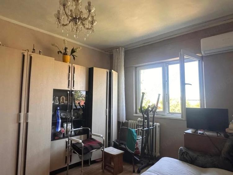 Apartament cu 3 camere în Cantemir