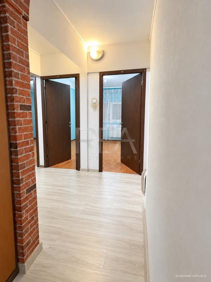 Apartament cu 3 camere decomandat în Apusului