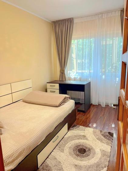 Apartament cu 4 camere decomandat, mobilat în Faleza Nord