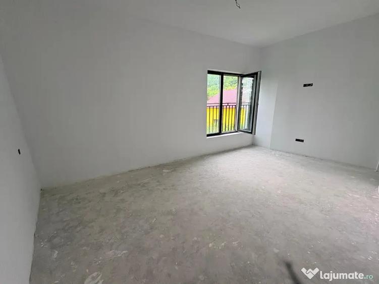 Apartament cu 2 camere semidecomandat în Griviței