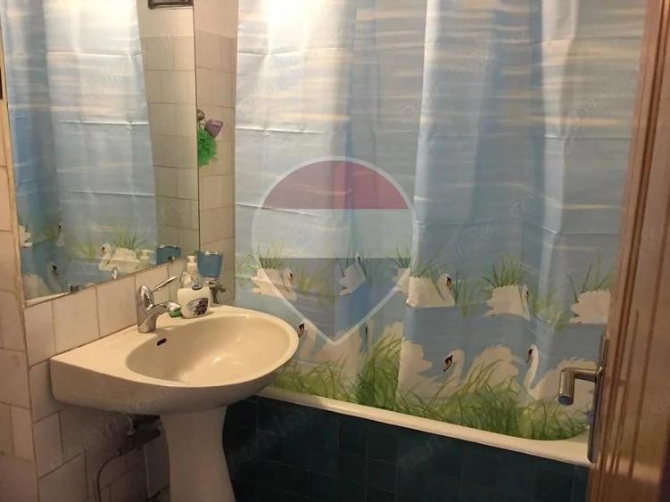 Apartament cu 3 camere decomandat în Independenței