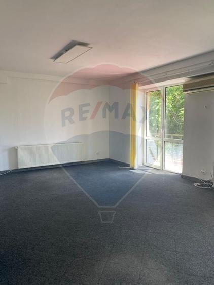 Casă individuală cu 5 camere cu Teren 188 Mp în Vitan Mall