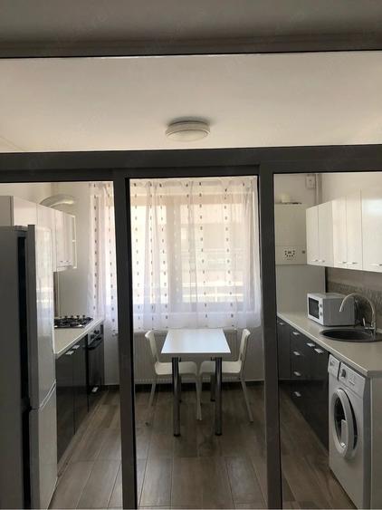 Apartament cu 2 camere semidecomandat în Berceni