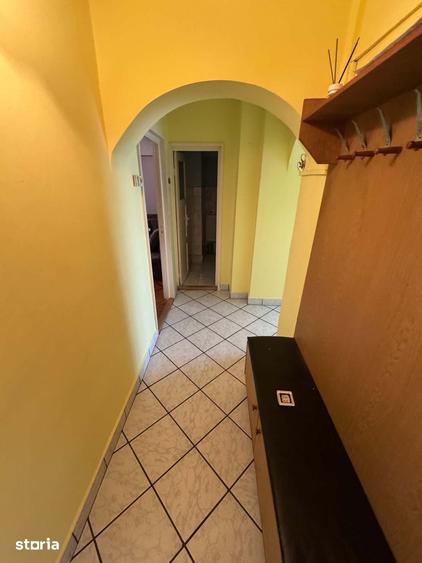 Apartament cu 3 camere decomandat în Carpați 2