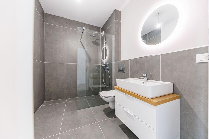Apartament cu 2 camere decomandat în Take Ionescu