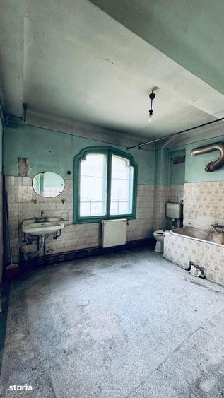 Apartament cu 4 camere decomandat în Centrul Istoric