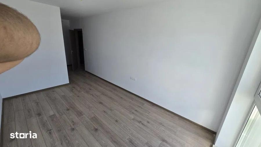 Apartament cu 4 camere decomandat în Libertății