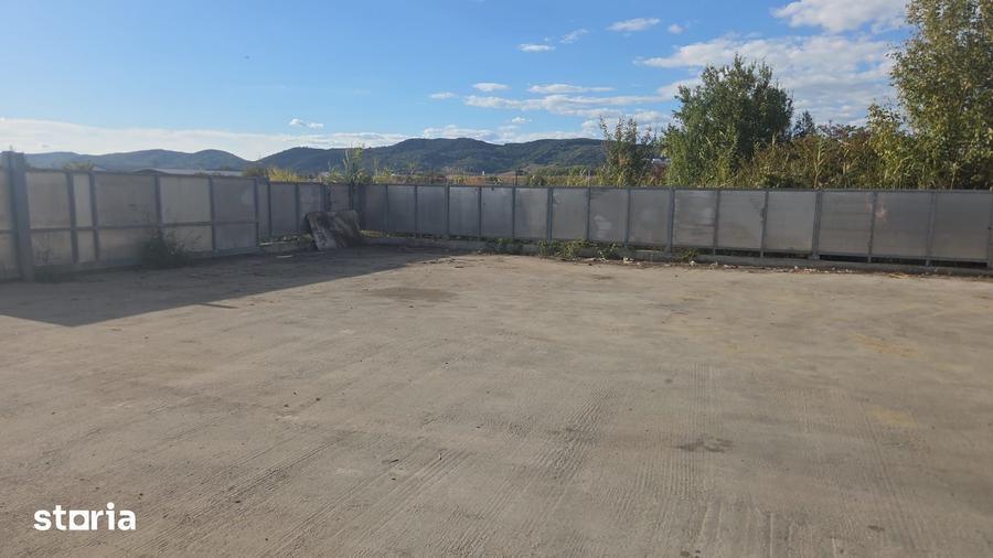 Spațiu comercial, de 450 mp, în Budești