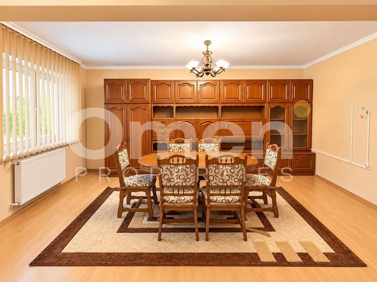 Apartament cu 3 camere decomandat, mobilat în Central