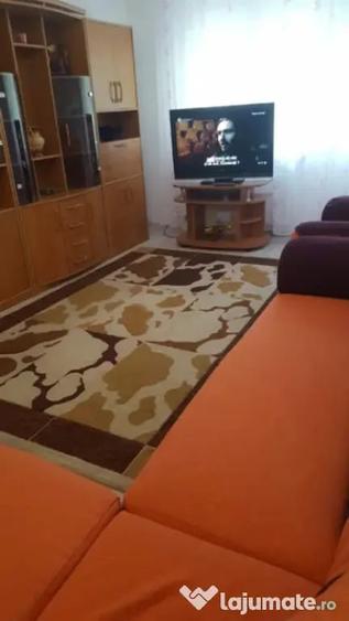Apartament cu 3 camere decomandat, mobilat în Astra