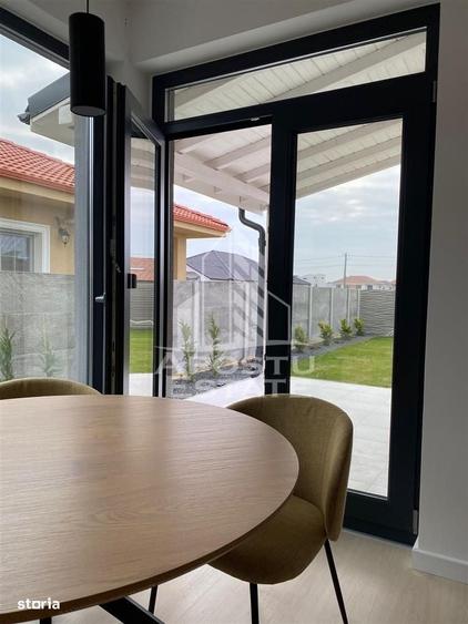 Casă cu 3 camere în Dumbrăvița