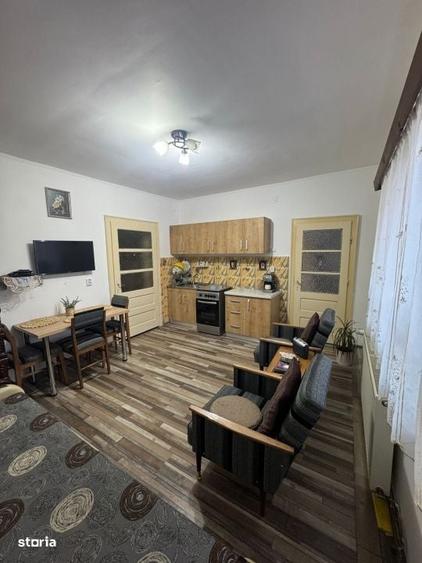 Casă cu 3 camere cu Teren 4000 Mp în Central