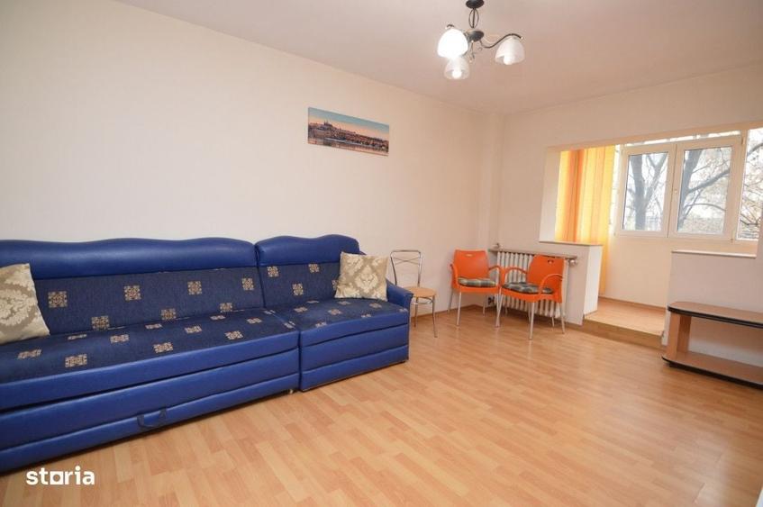Apartament cu 3 camere semidecomandat, mobilat în Tineretului