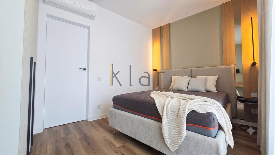 Apartament cu 3 camere semidecomandat, mobilat în Calea Turzii