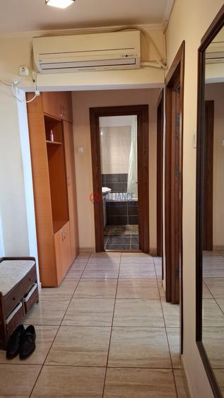 Apartament cu 2 camere decomandat în Casa de Cultură