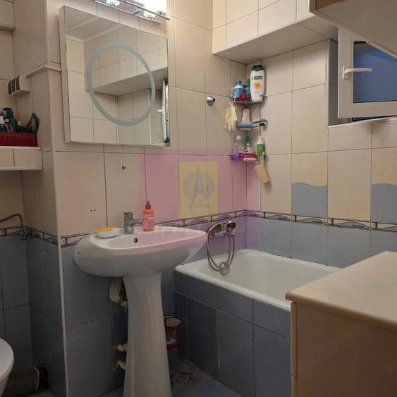 Apartament cu 3 camere decomandat în Unirii