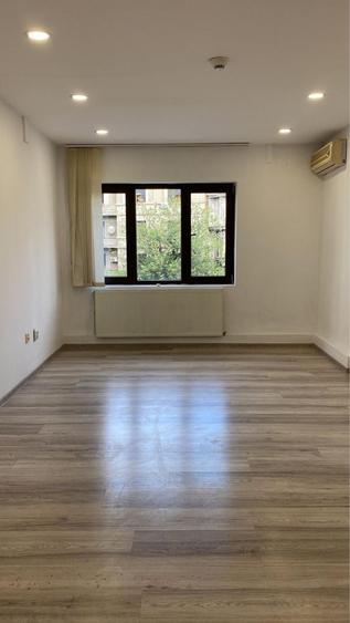 Spațiu comercial, de 40 mp, în Ultracentral