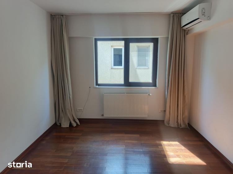 Casă cu 4 camere cu Teren 400 Mp în Central