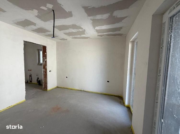 Casă cu 4 camere cu Teren 250 Mp în Central