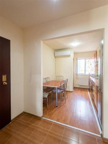 Apartament cu 3 camere decomandat în Cantemir
