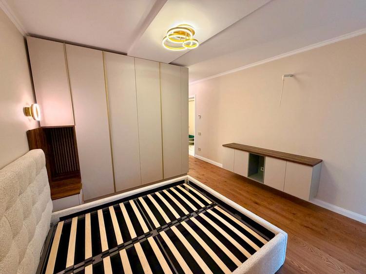 Apartament cu 3 camere decomandat, mobilat în P-ța Unirii