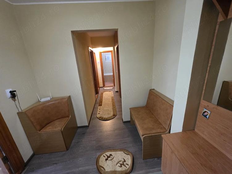 Apartament cu 3 camere decomandat în Micro 17
