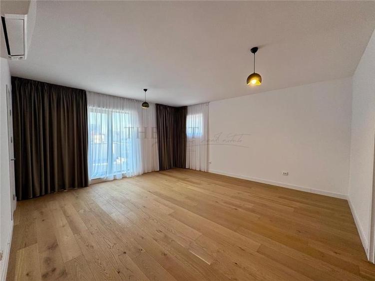 Duplex cu 6 camere cu Canalizare în Pipera