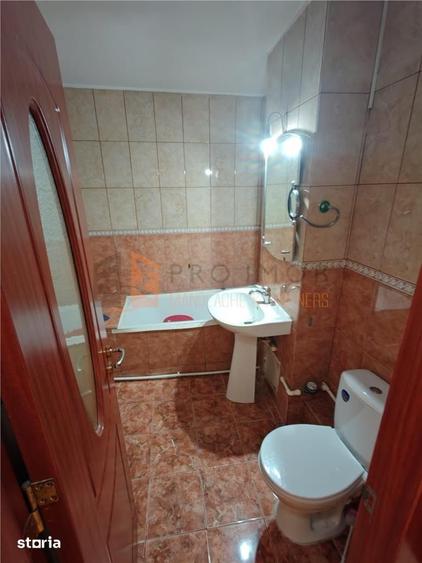 Apartament cu 3 camere decomandat, mobilat în Unirii Centru