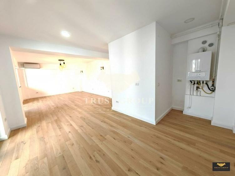 Apartament cu 3 camere decomandat în Polonă