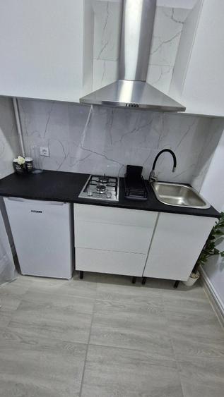 Garsonieră decomandată în Dorobanți