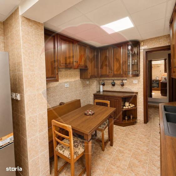 Apartament cu 3 camere semidecomandat în Doamna Ghica