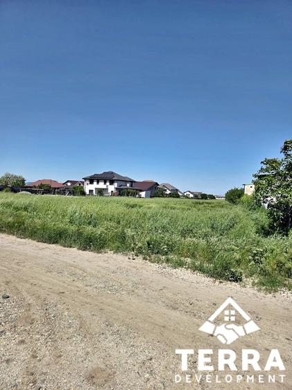 Teren Construcții intravilan de 340 mp, în Vest