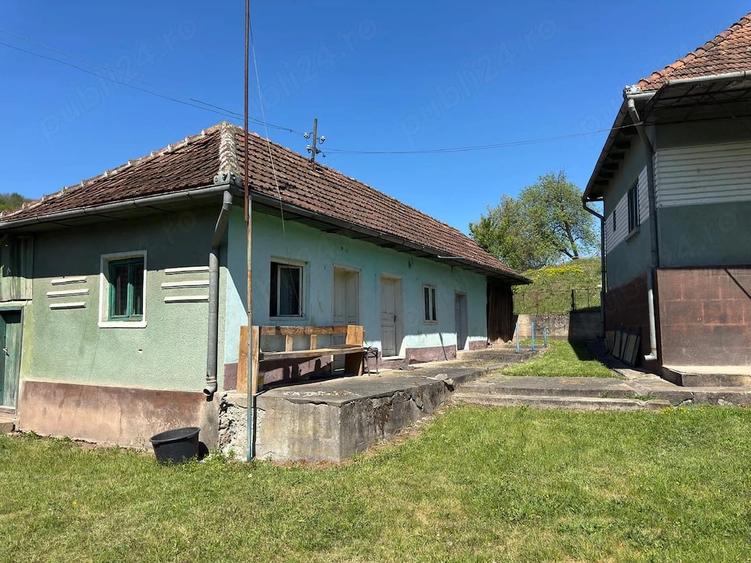 Casă cu 3 camere cu Teren 7247 Mp în Hărțăgani