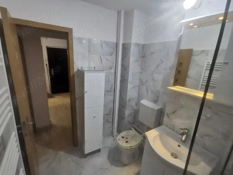 Apartament cu 2 camere decomandat în Rovine
