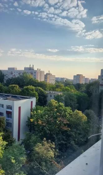 Apartament cu 2 camere semidecomandat, mobilat în Berceni